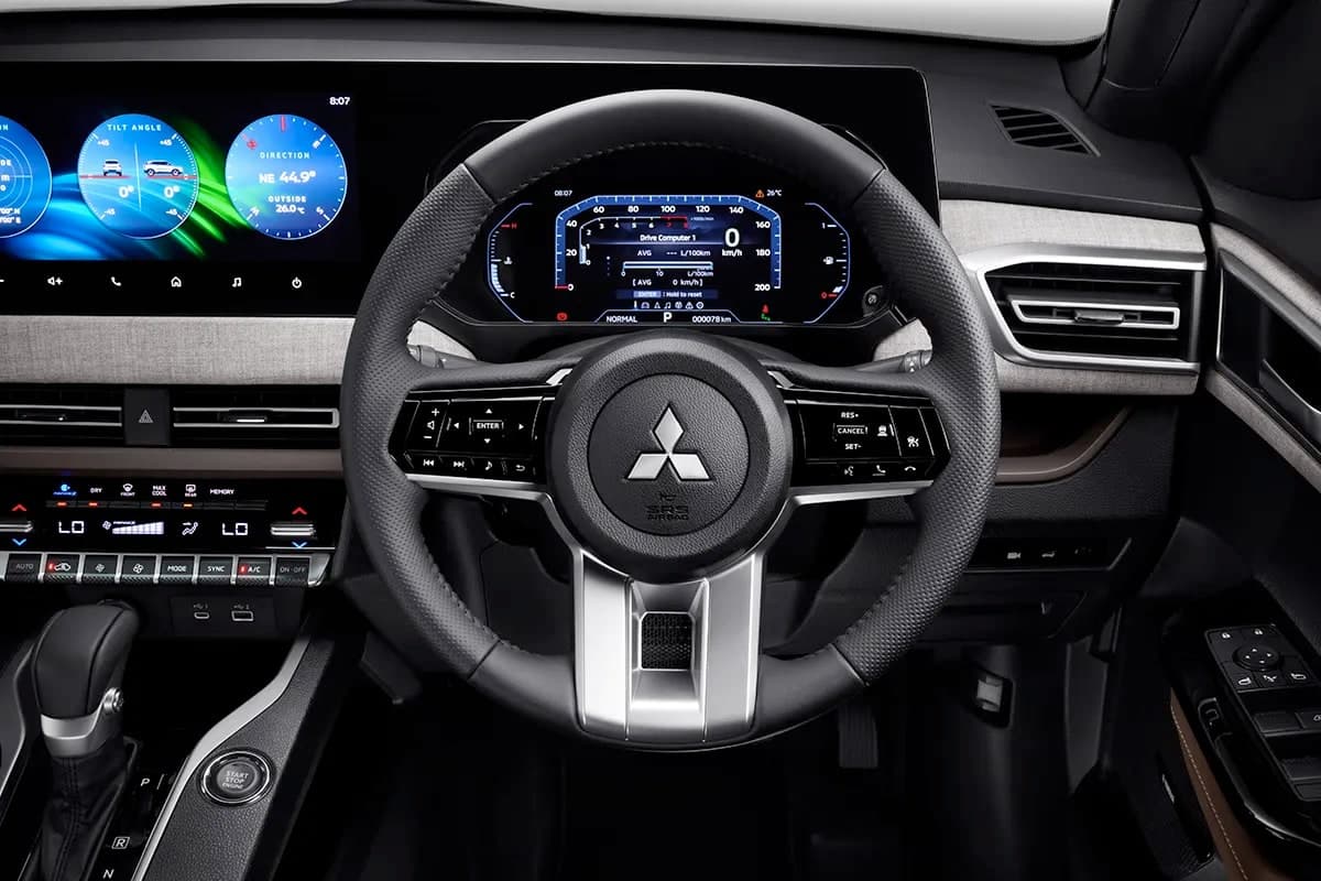 Stereng dan panel meter digital Mitsubishi Xforce