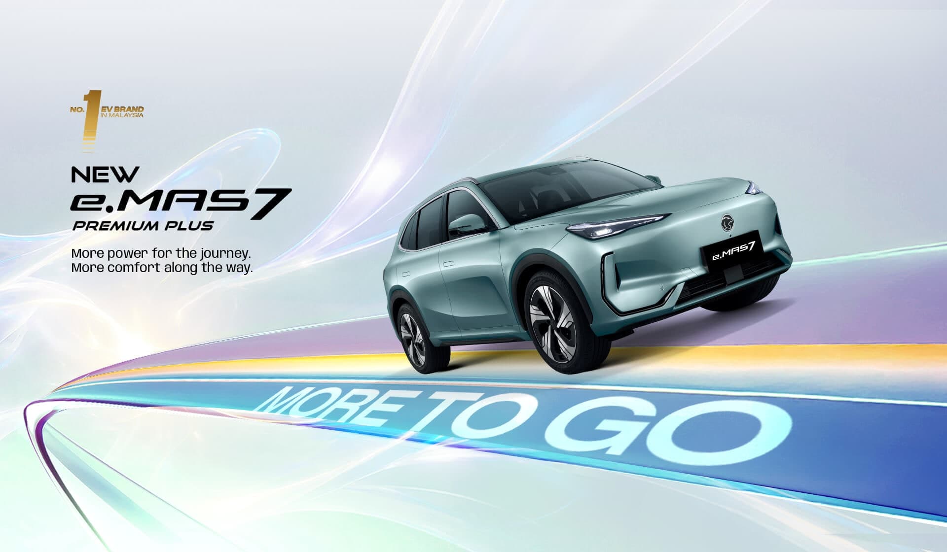 Proton e.MAS 7 warna hijau sage metalik, pandangan hadapan tiga suku