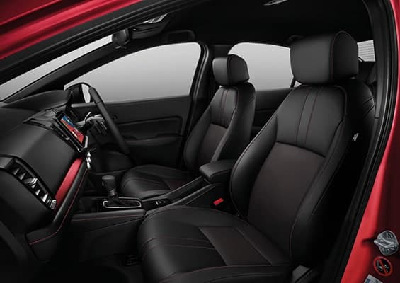 Ruang dalam Honda City RS, kulit hitam dengan jahitan merah