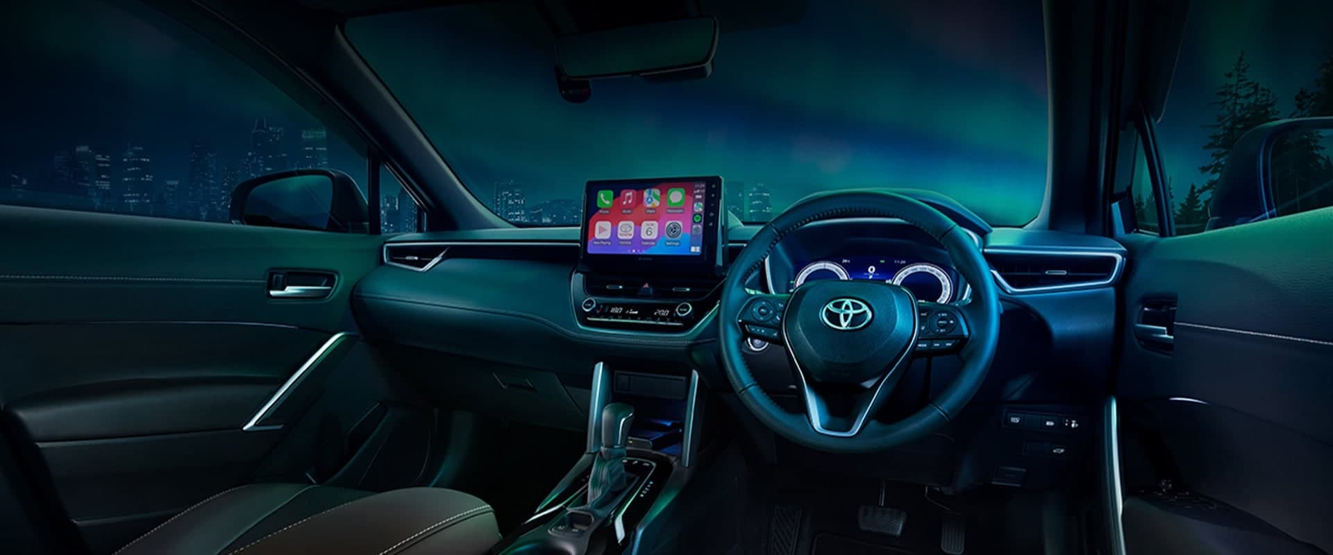Ruang dalam Toyota Corolla Cross, tempat duduk pemandu dan stereng