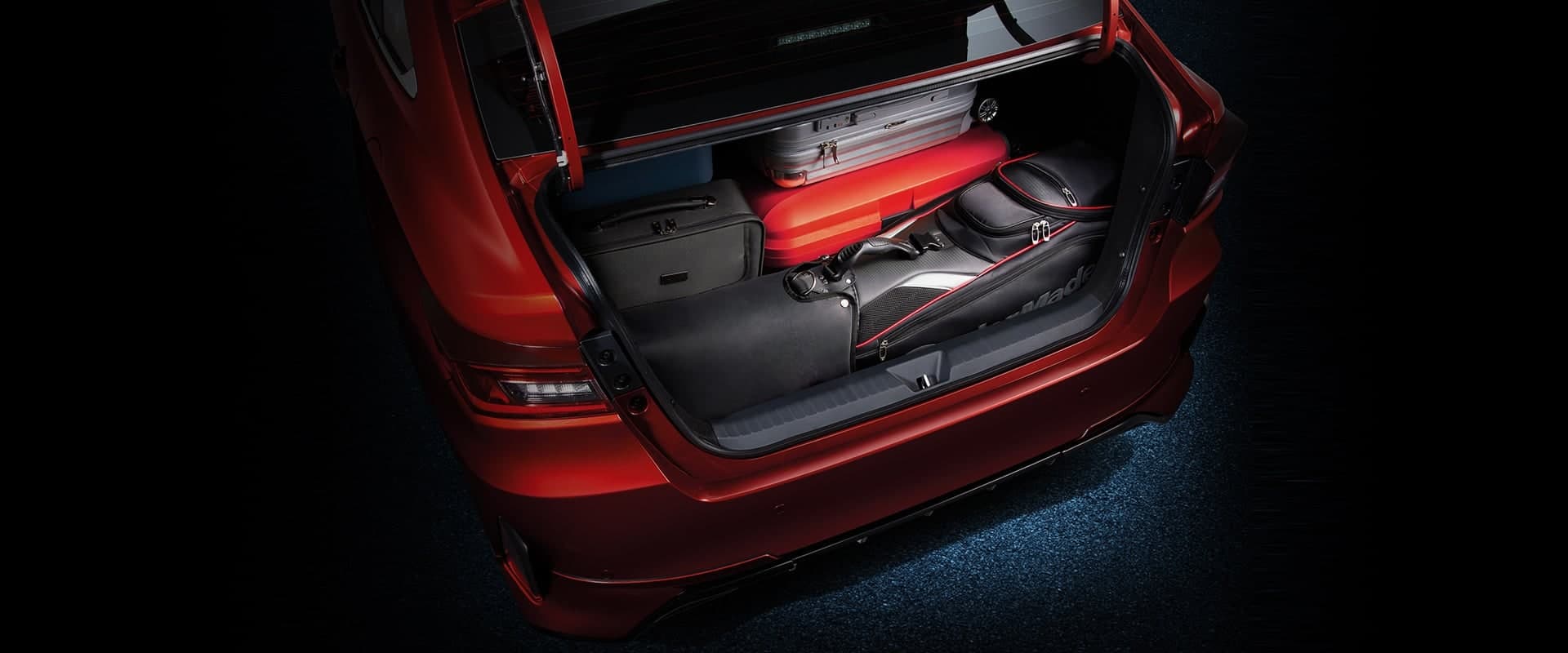 Pandangan dari tempat duduk pemandu Toyota Vios, stereng dan panel digital