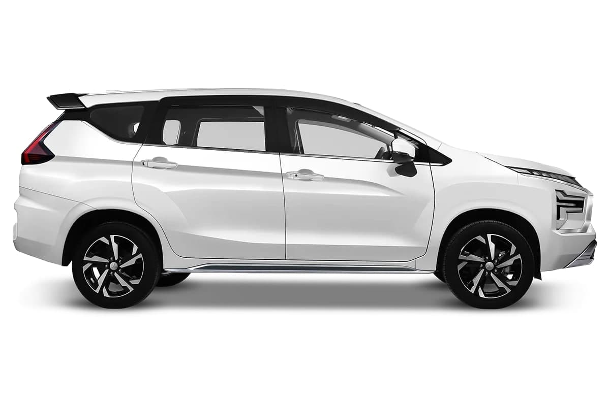 Mitsubishi Xpander warna Quartz White Pearl, pandangan sisi