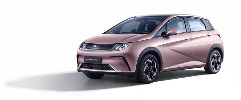 BYD Dolphin warna merah jambu