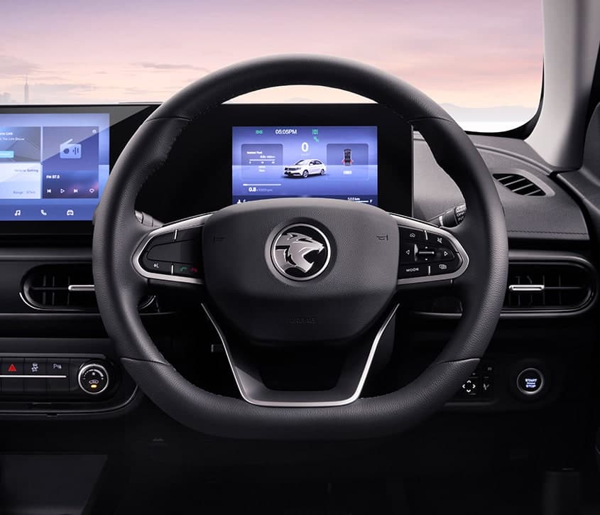 Stereng dan skrin digital berkembar Proton Saga