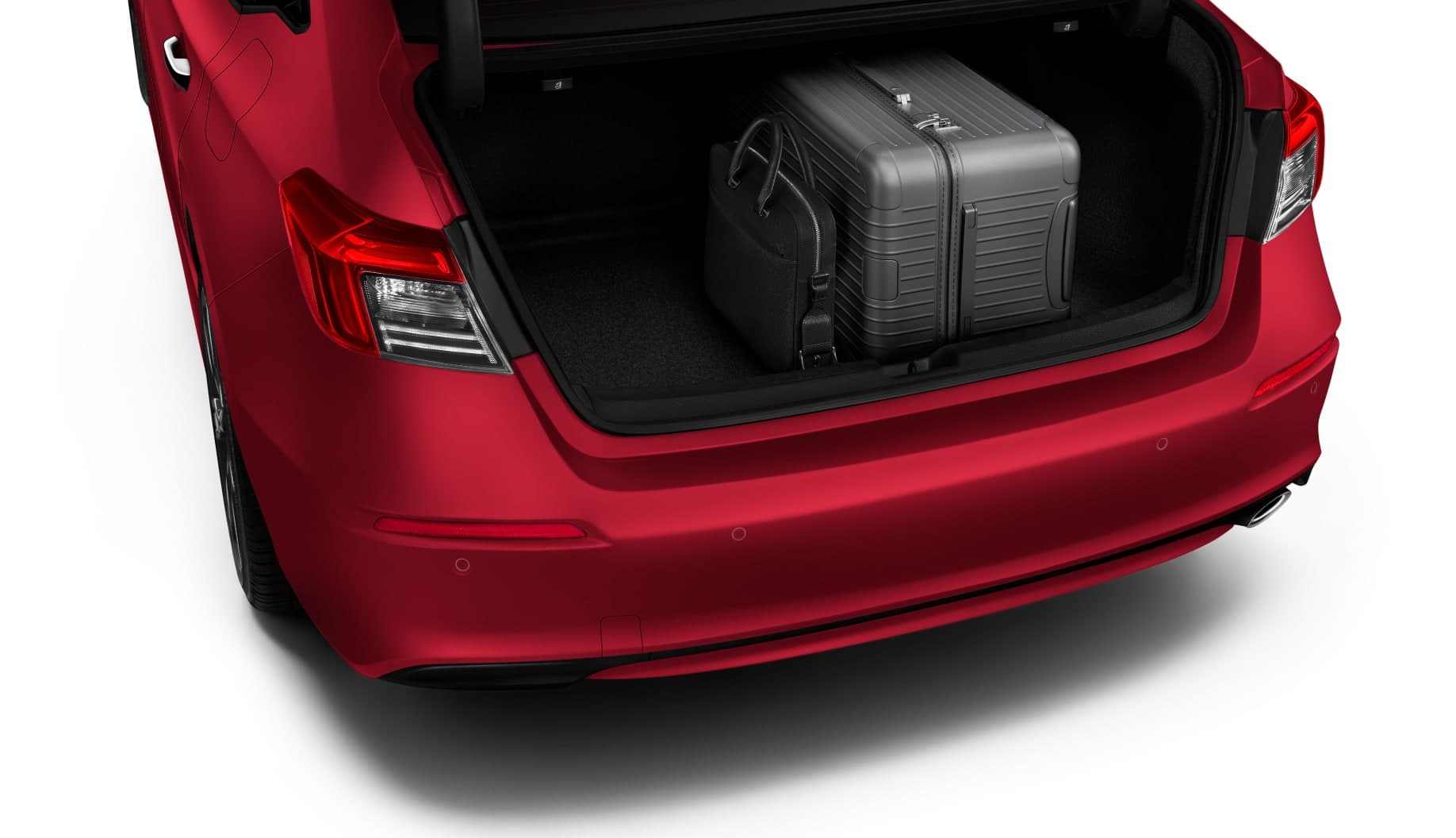 Honda Civic RS warna merah, but belakang terbuka menunjukkan ruang bagasi