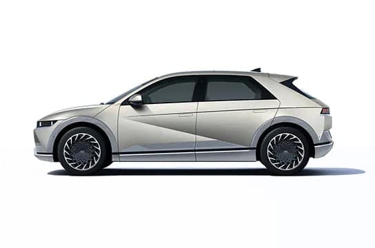 Hyundai IONIQ 5, pandangan sisi, latar studio