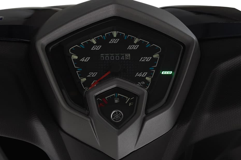 Panel meter Yamaha Ego Avantiz dengan speedometer analog hingga 140 km/j, tetingkap odometer digital dan penunjuk ECO hijau menyala