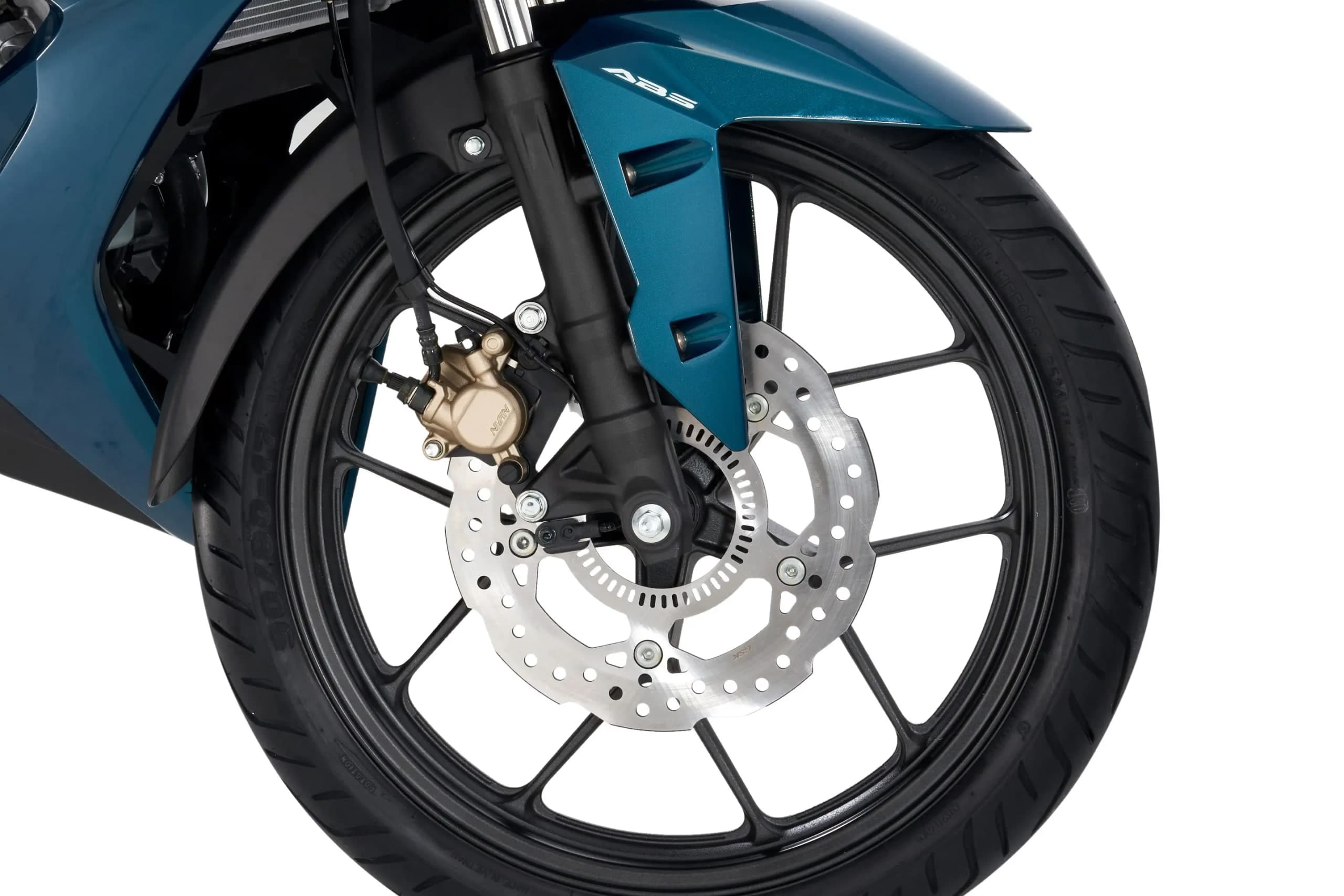 Roda hadapan, garpu dan cakera brek Honda RS-X Winner dengan tulisan ABS pada fender hadapan