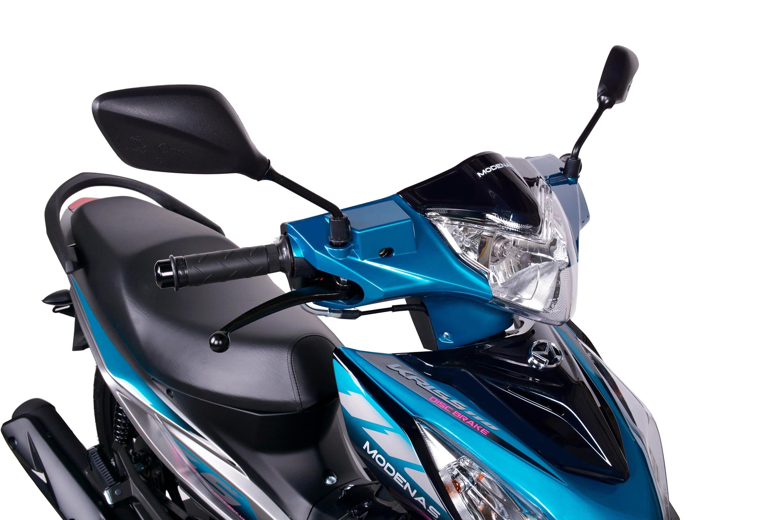 Kokpit Modenas Kriss 110 dari atas menunjukkan cermin sisi, hendal, lampu utama dan decal KRISS110 Disc Brake pada badan biru
