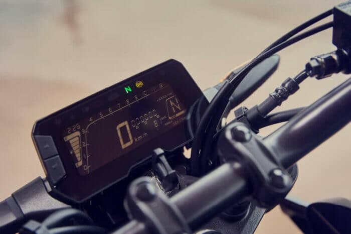 Panel meter LCD Honda CB250R dengan penunjuk kedudukan gear